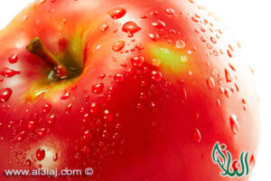 التفاح وعصير التفاح يحمي من الإصابة بسرطان القولون